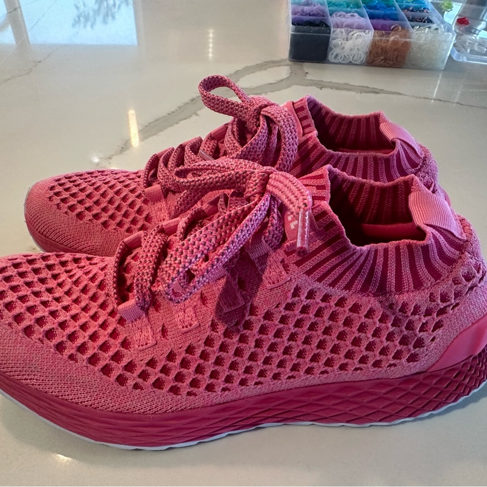 Nobull Hot Pink Knit Runner size 9.5